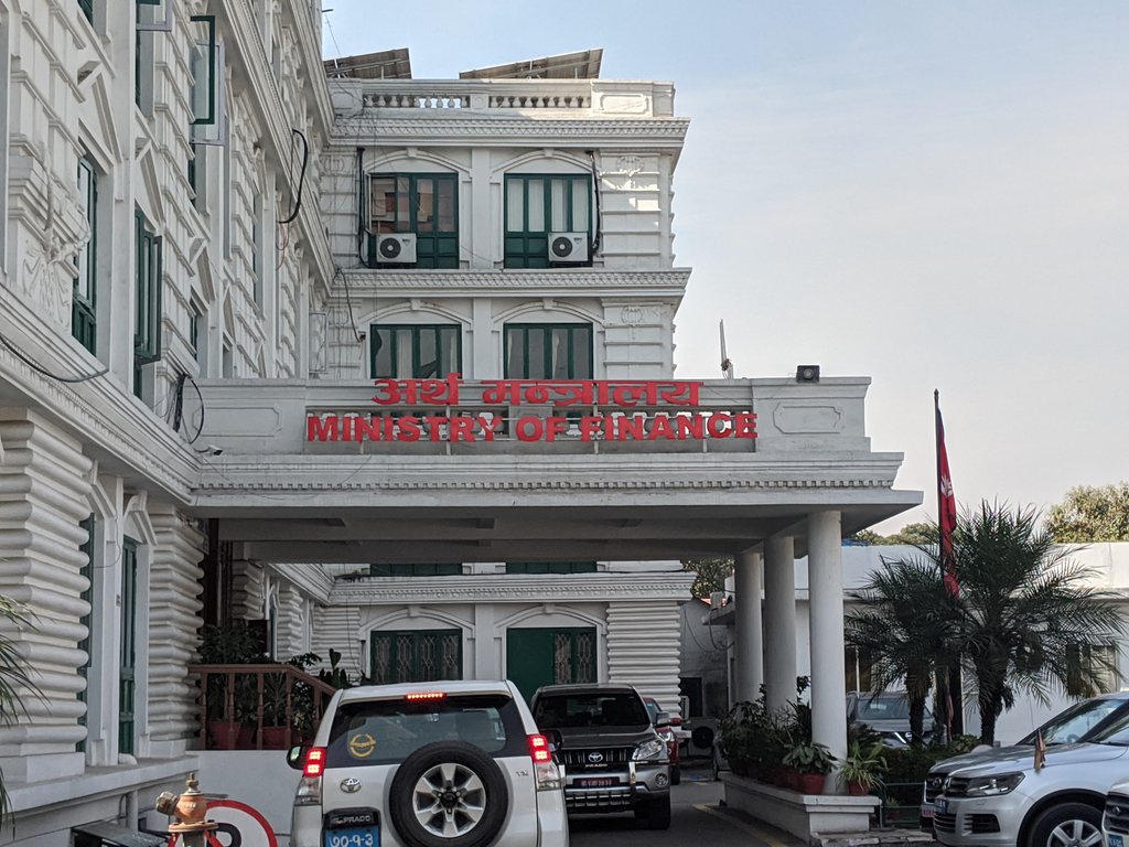 सरकारी इन्धन सुविधा कटौती, खर्च नियन्त्रणमा जोड