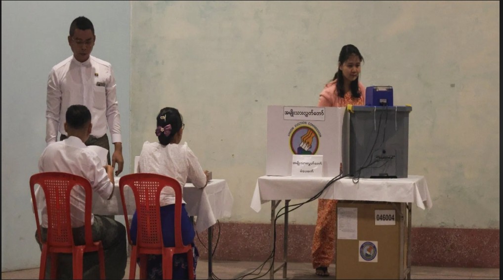 म्यान्मारमा विवादित आम निर्वाचन सुरु