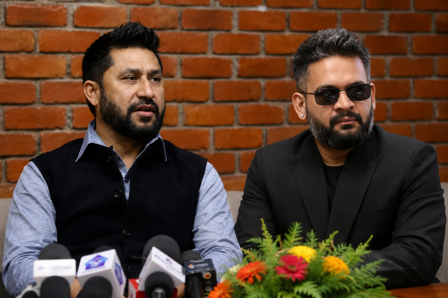 प्रधानमन्त्री शाह र रवि लामिछानेबीच भेट, बाढीको प्रभाव बारे छलफल