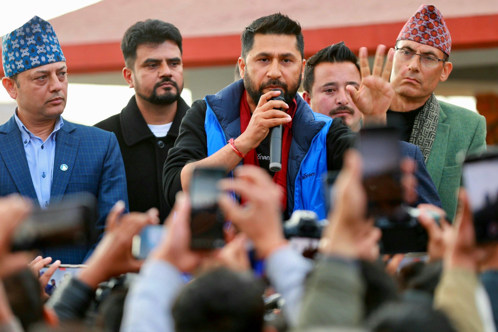 रवि लामिछानेले वारेसमार्फत चितवन–२ मा उम्मेदवारी