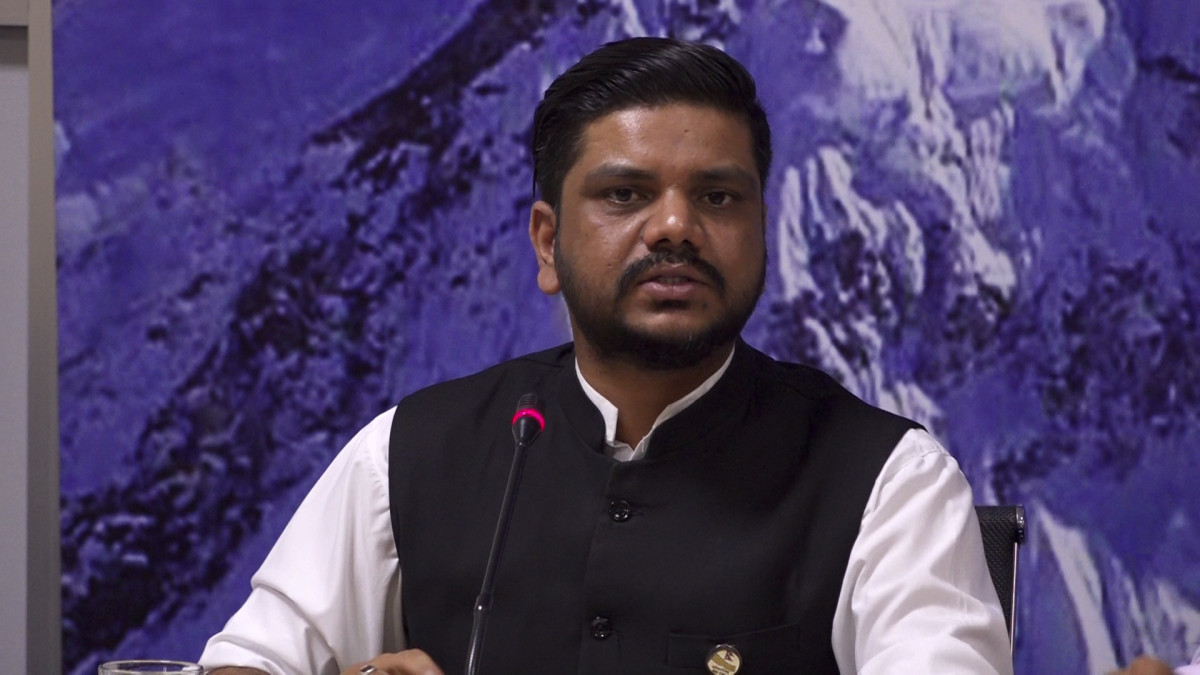 फ्रि भिसा–फ्रि टिकट’ नीति कागजमै सीमित : श्रममन्त्री