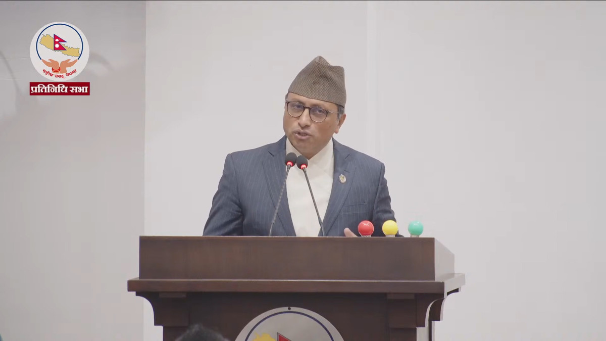 सेयर बजारका लगानीकर्तालाई प्यानिक नहुन अर्थमन्त्रीको आग्रह