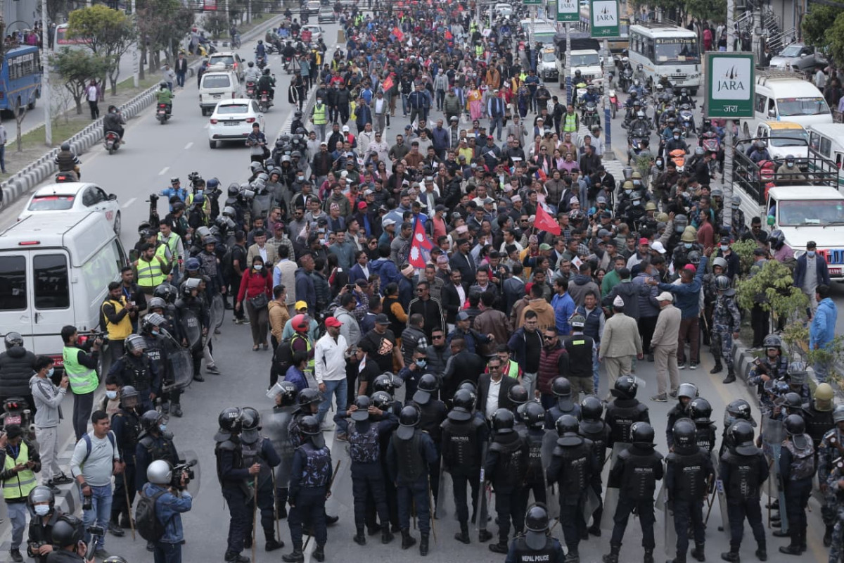 माईतीघरमा एमालेको निरन्तर प्रदर्शन